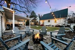 21st - #1501 - Hand House
