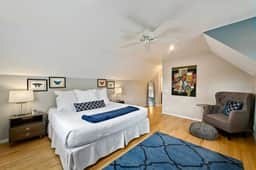21st - #1501 - Hand House