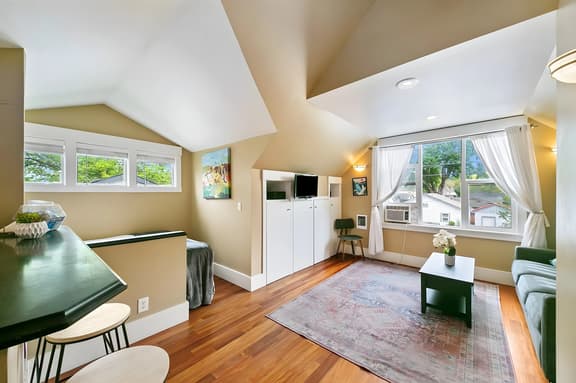 MTR Hazel - #2661 - Lowell Studio